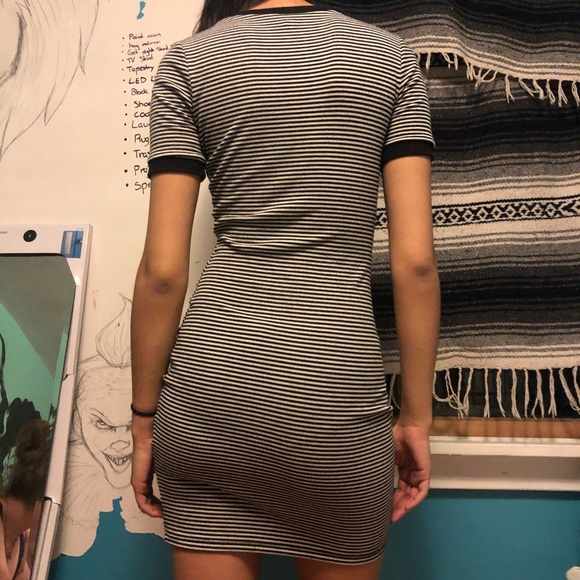 Black and white striped dress - Picture 3 of 3